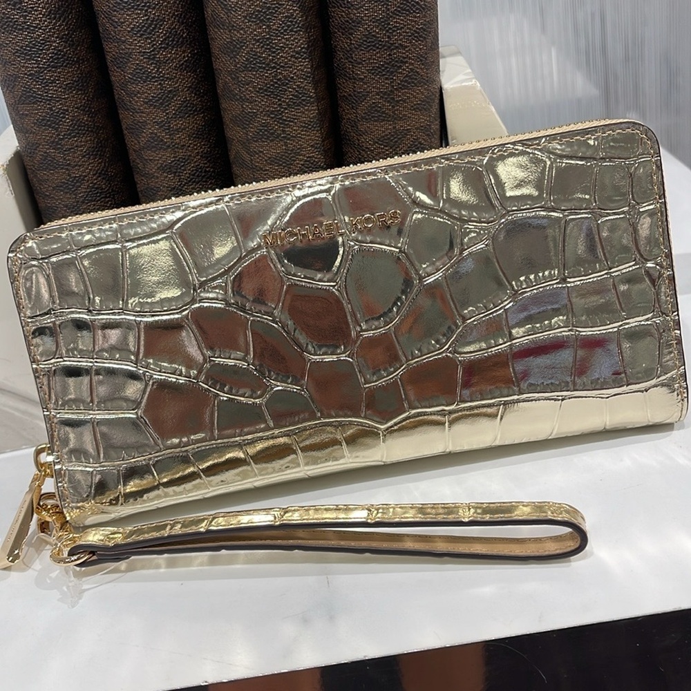 Michael Kors JtSet Travel Metallic Crocodile Embossed Leather Continental Wallet